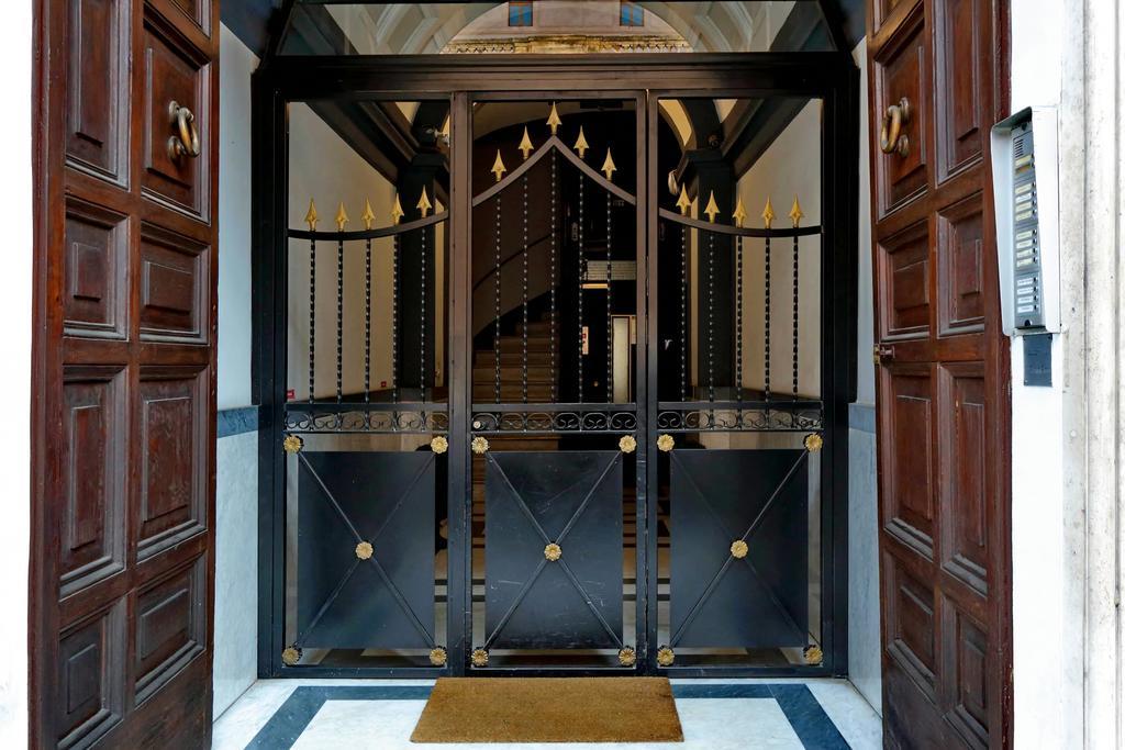Cozy Apartment Fabia 300 Mt From Colosseum Exterior foto