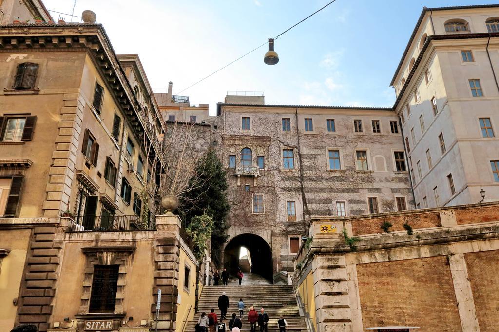 Cozy Apartment Fabia 300 Mt From Colosseum Exterior foto